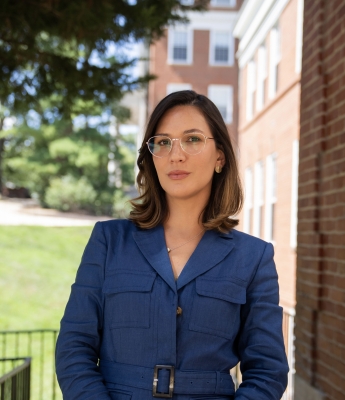 Raquel Moreira Headshot 